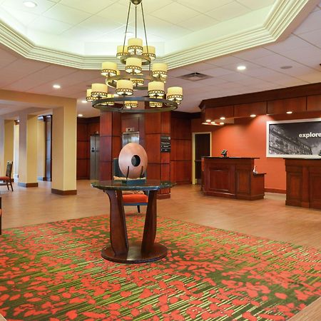 Hampton Inn Фредерик Экстерьер фото