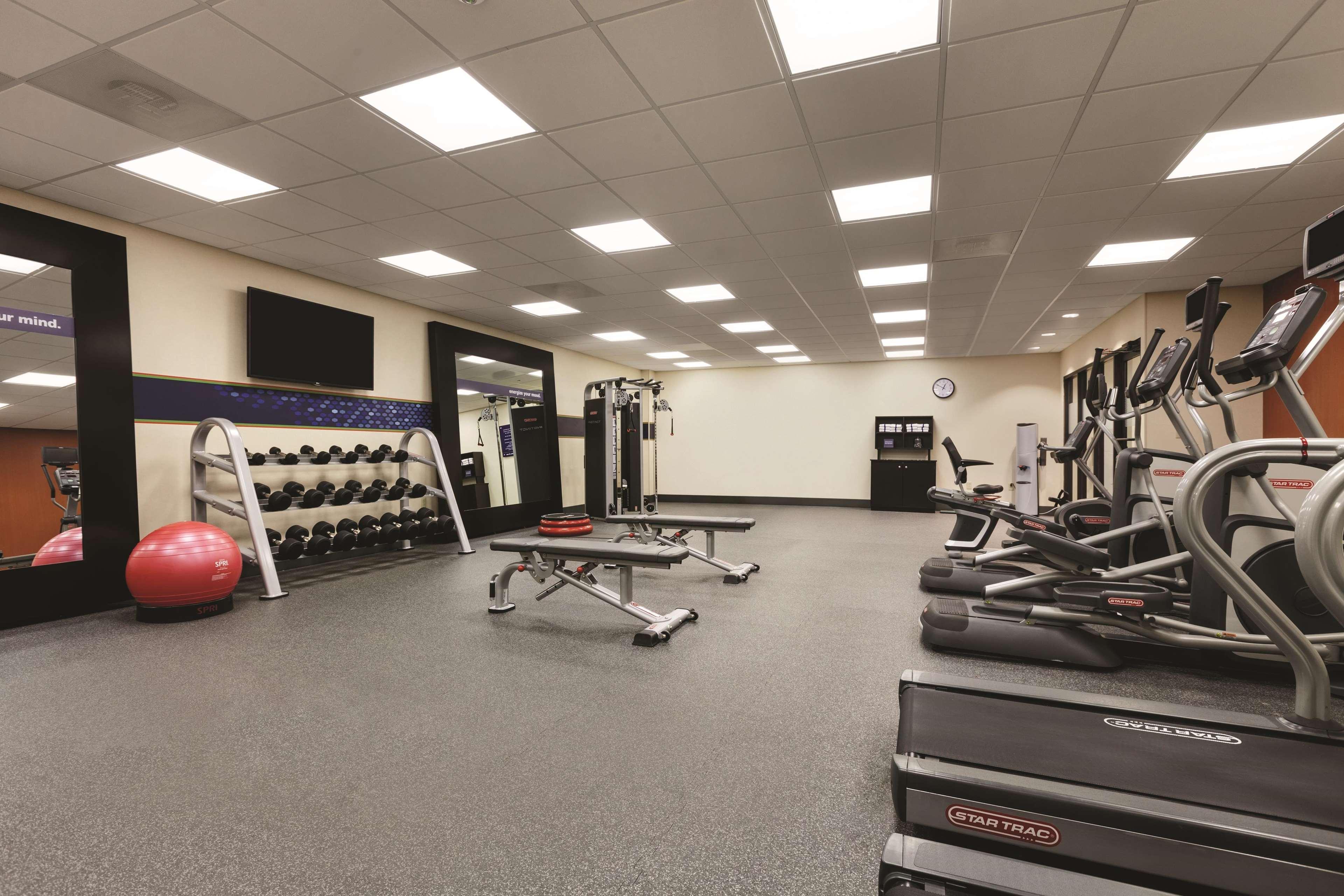 Hampton Inn Фредерик Экстерьер фото