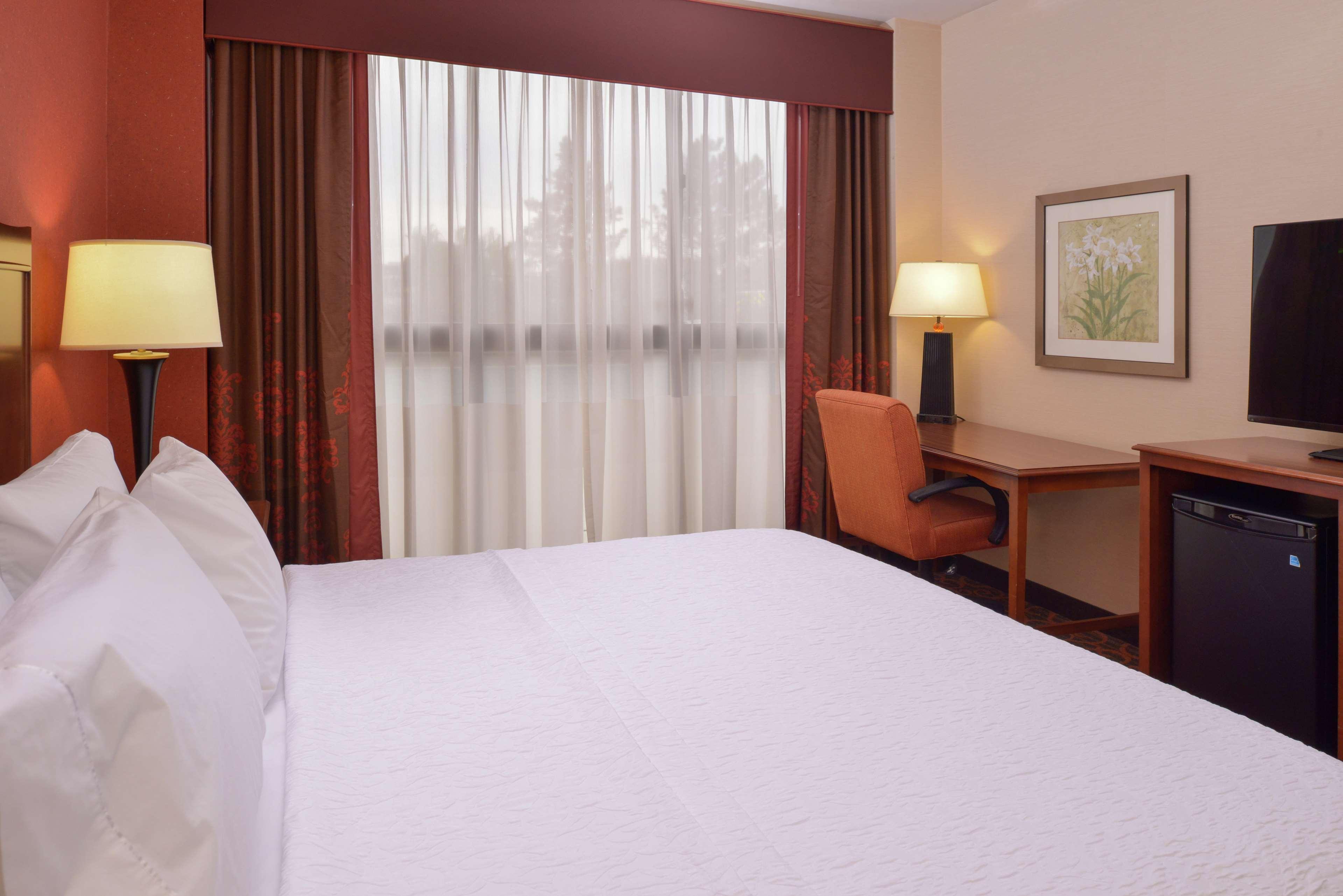 Hampton Inn Фредерик Экстерьер фото