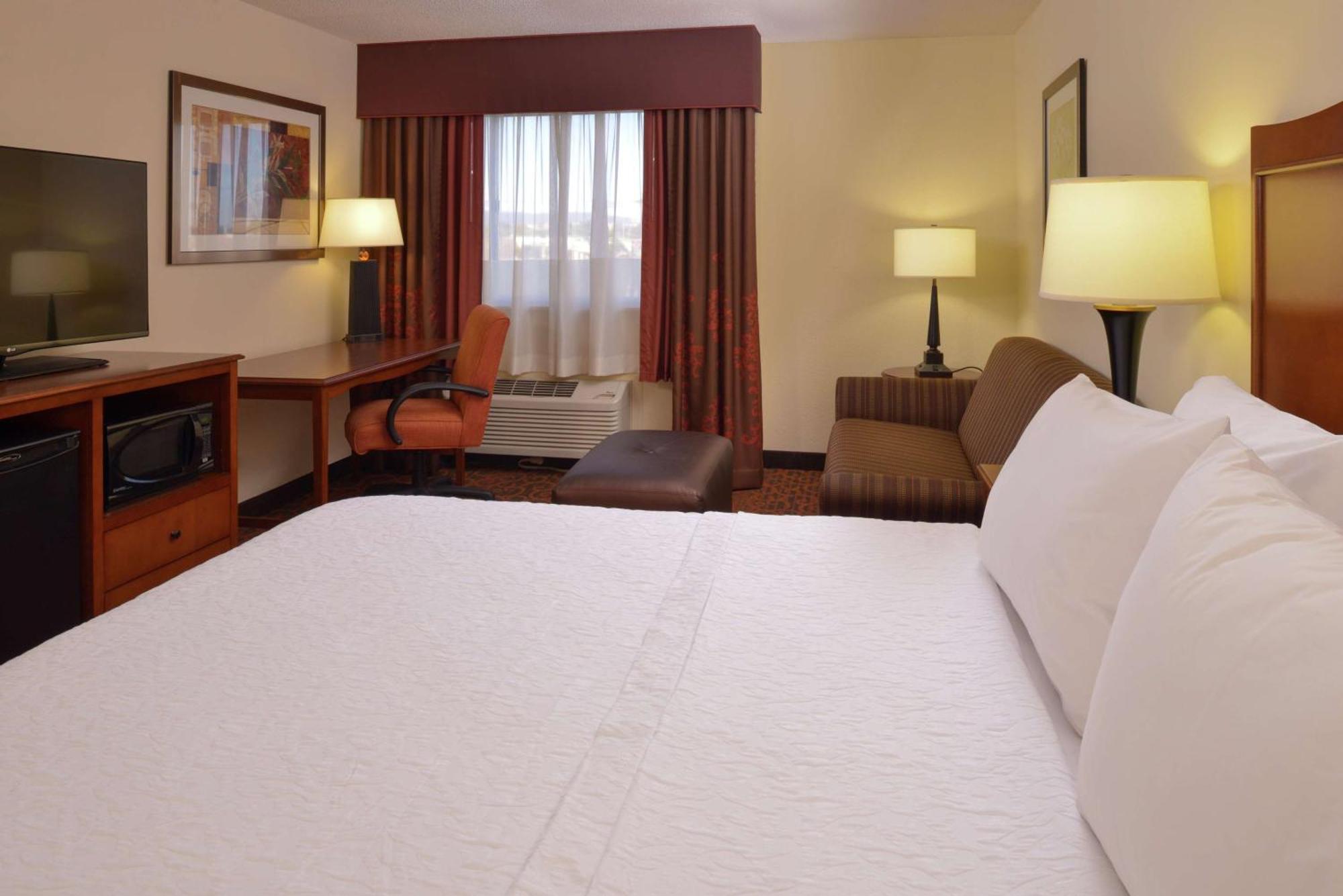 Hampton Inn Фредерик Экстерьер фото