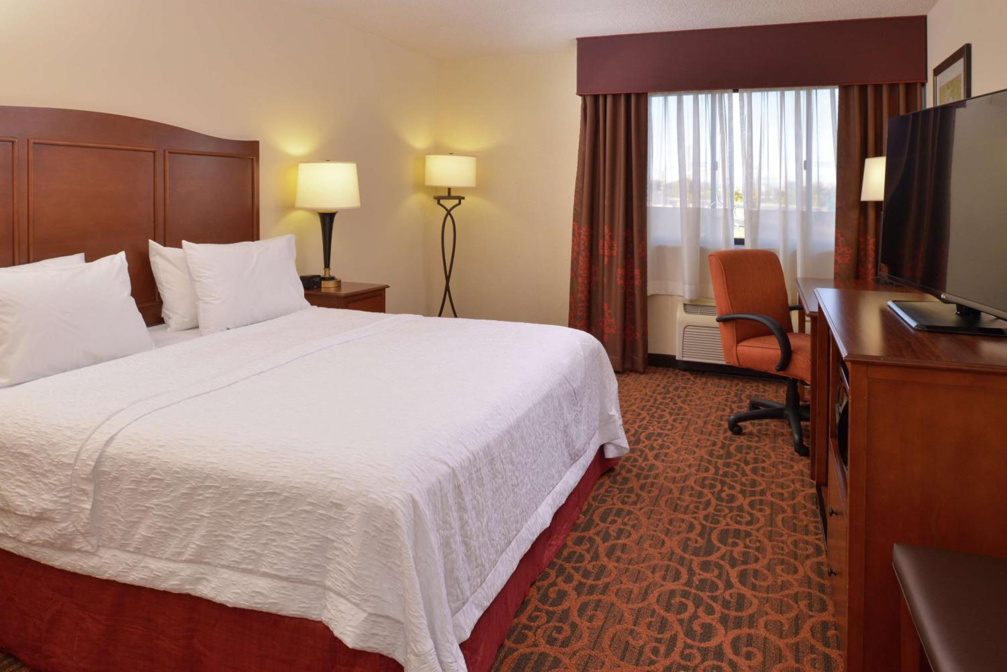Hampton Inn Фредерик Экстерьер фото