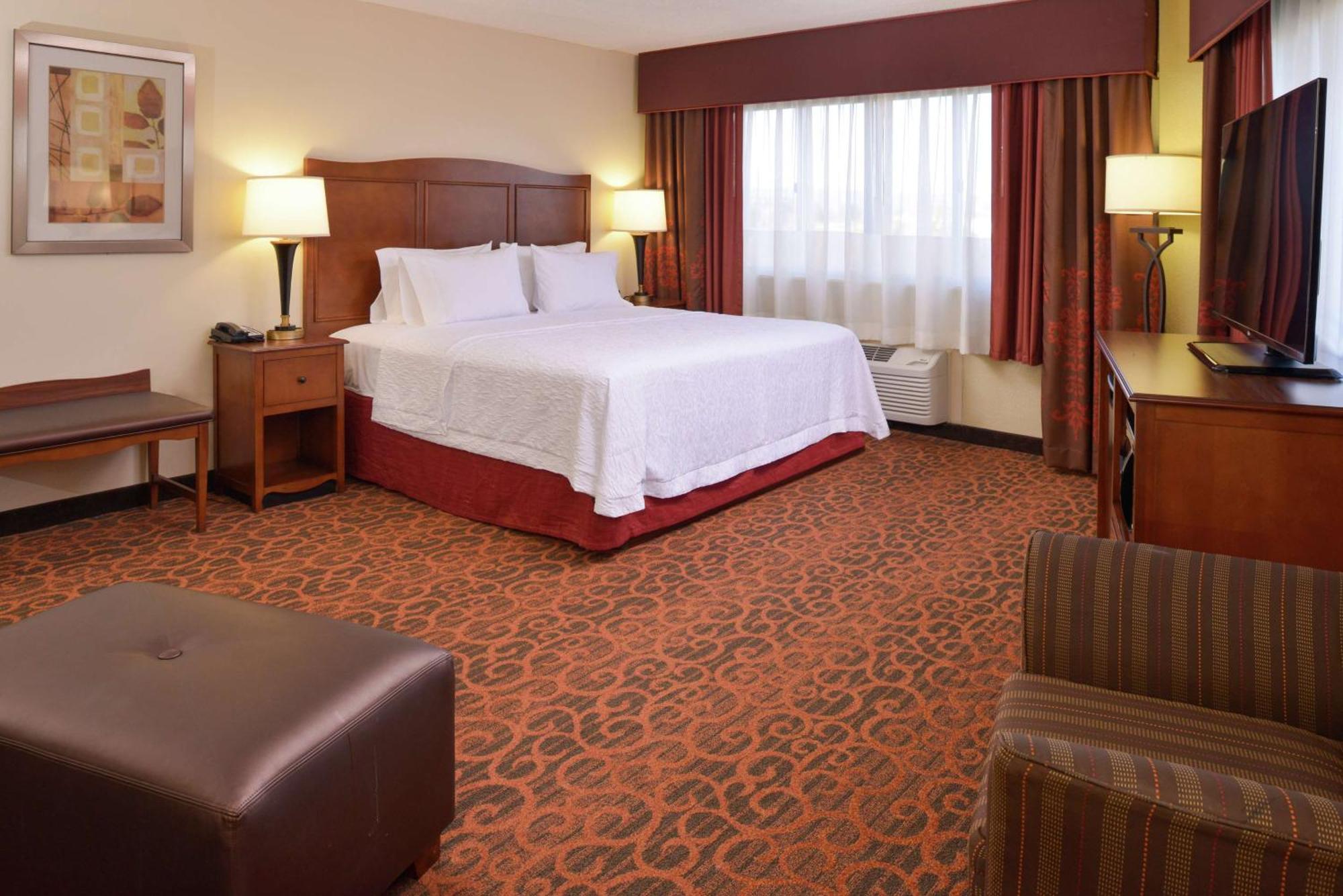 Hampton Inn Фредерик Экстерьер фото