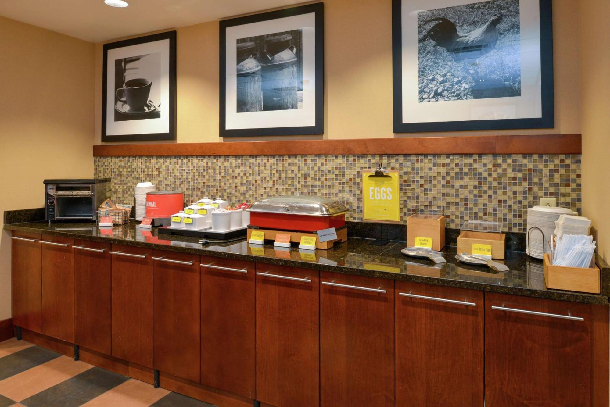 Hampton Inn Фредерик Экстерьер фото