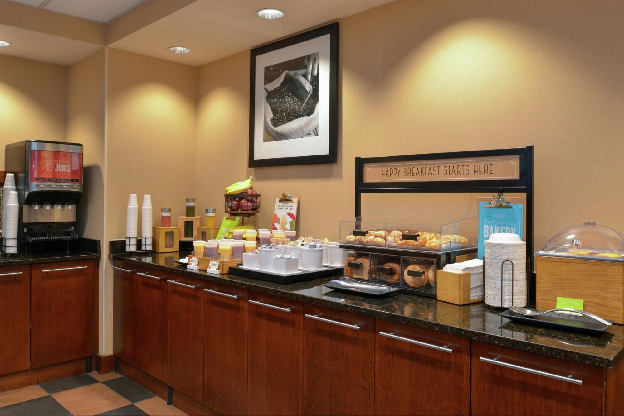 Hampton Inn Фредерик Экстерьер фото