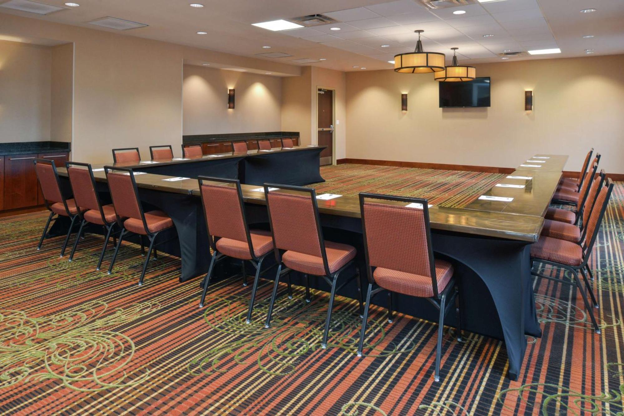 Hampton Inn Фредерик Экстерьер фото